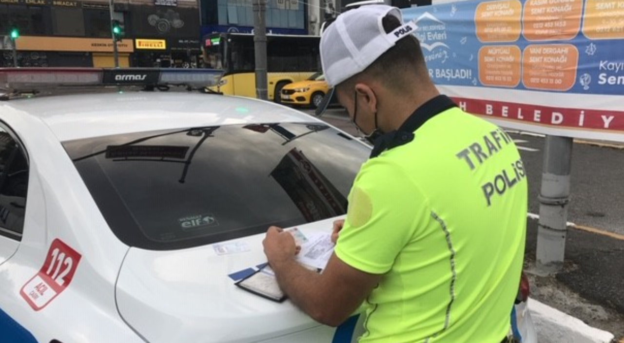 Okulların ilk gününde okul servisleri tek tek denetlendi